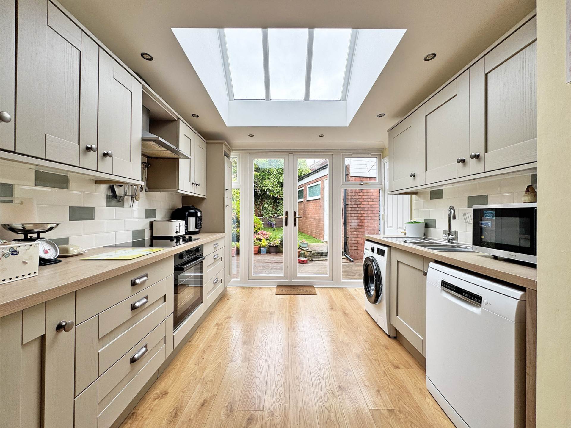 Surrey Avenue, High Crompton, Image 5