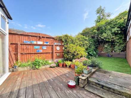 Surrey Avenue, High Crompton, Image 16