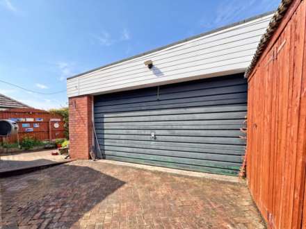 Surrey Avenue, High Crompton, Image 18