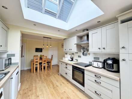 Surrey Avenue, High Crompton, Image 6