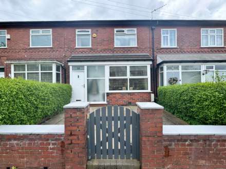 3 Bedroom Town House, Thornham Lane, Royton