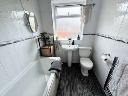 Thornham Lane, Royton, Image 13