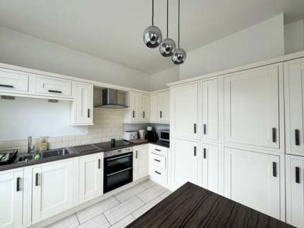 Thornham Lane, Royton, Image 6