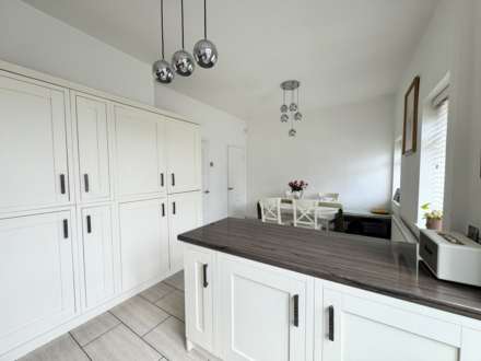 Thornham Lane, Royton, Image 7