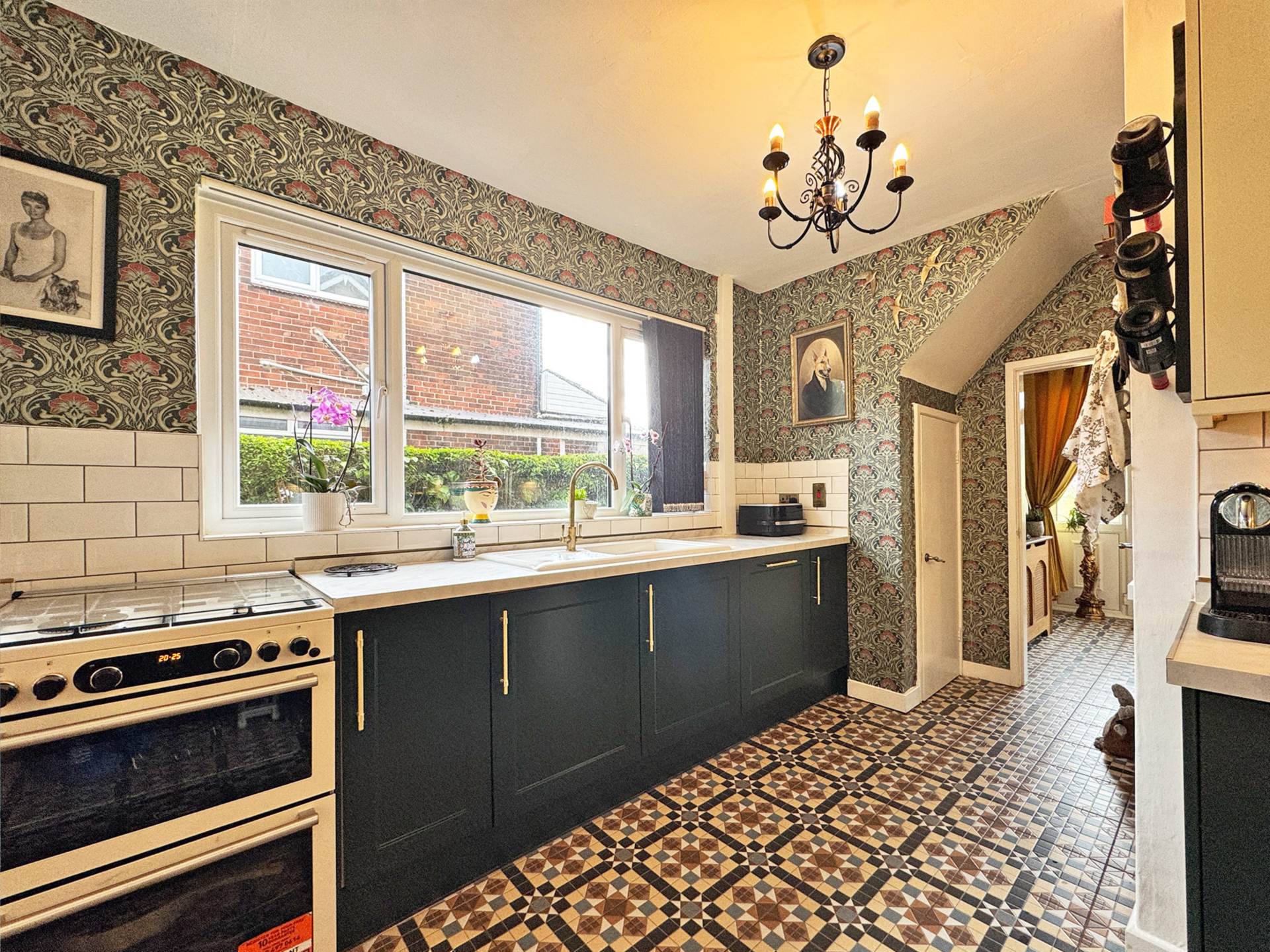 Edward Road, Shaw, Image 7