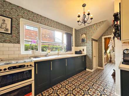 Edward Road, Shaw, Image 7