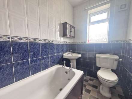 Broadway, Royton, Image 11