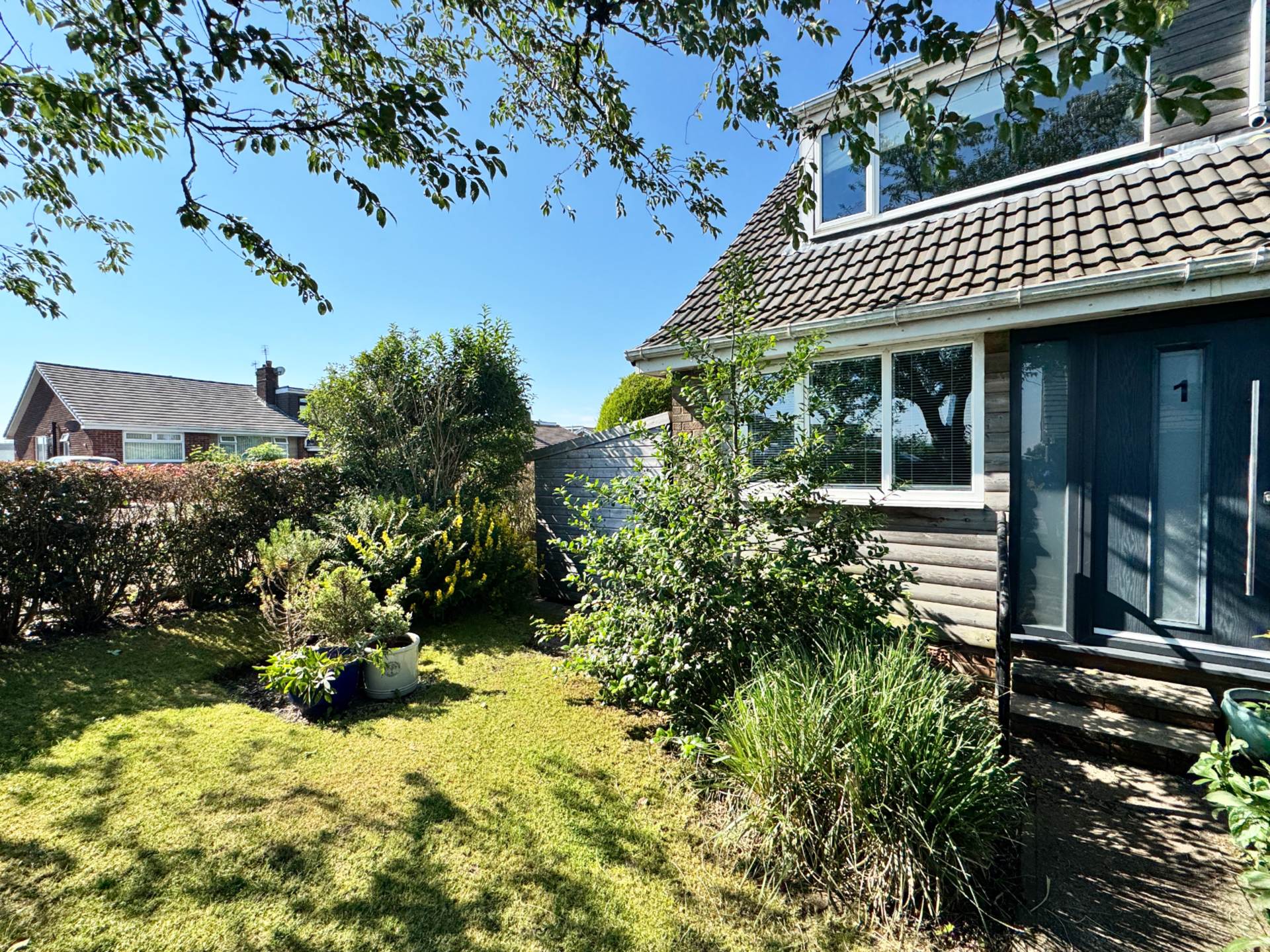 Braemore Close, Oldham, Image 3