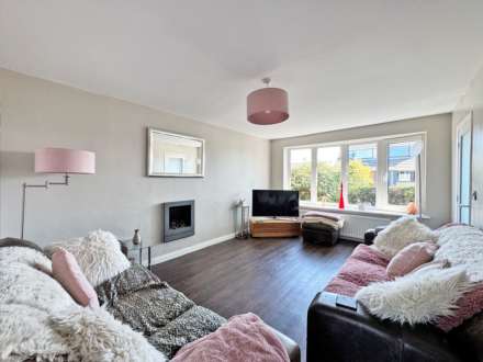 Braemore Close, Oldham, Image 4