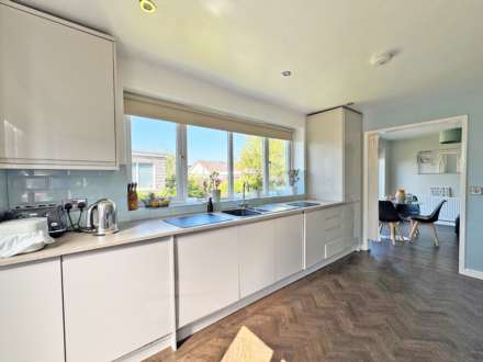 Braemore Close, Oldham, Image 9