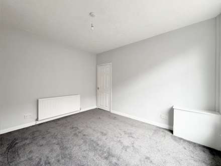 Grains Road, Shaw, Image 14