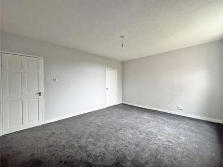 Grains Road, Shaw, Image 9