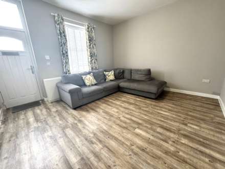 Shaw Road, Royton, Image 3