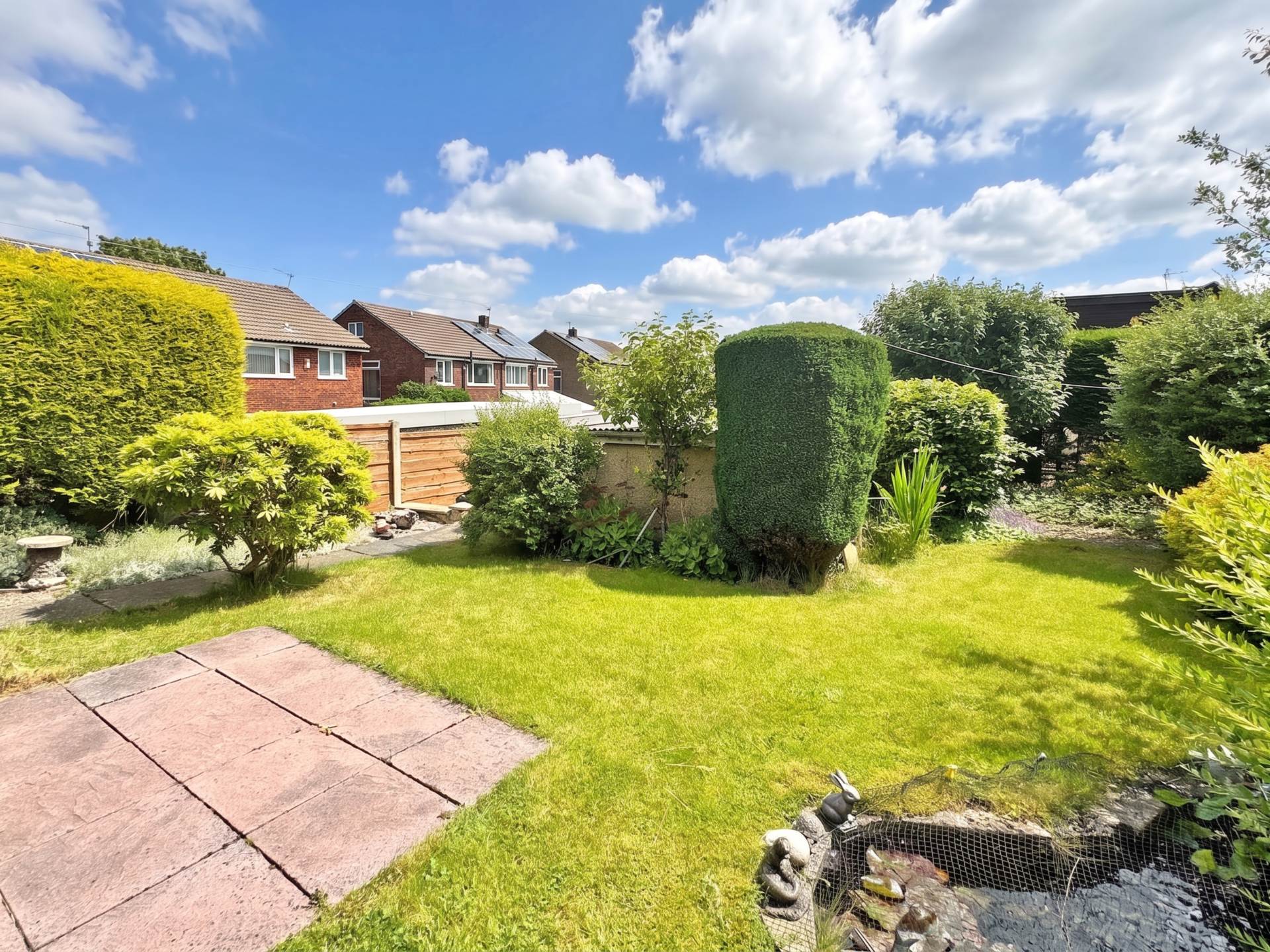 Montrose Gardens, Heyside, Image 9