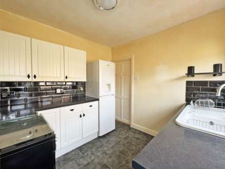 Montrose Gardens, Heyside, Image 12