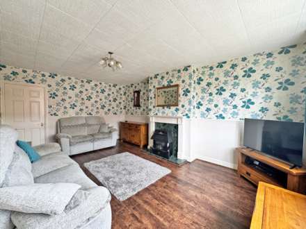 Montrose Gardens, Heyside, Image 13