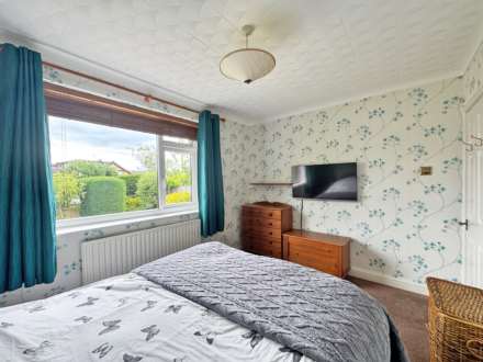 Montrose Gardens, Heyside, Image 14