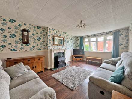 Montrose Gardens, Heyside, Image 3