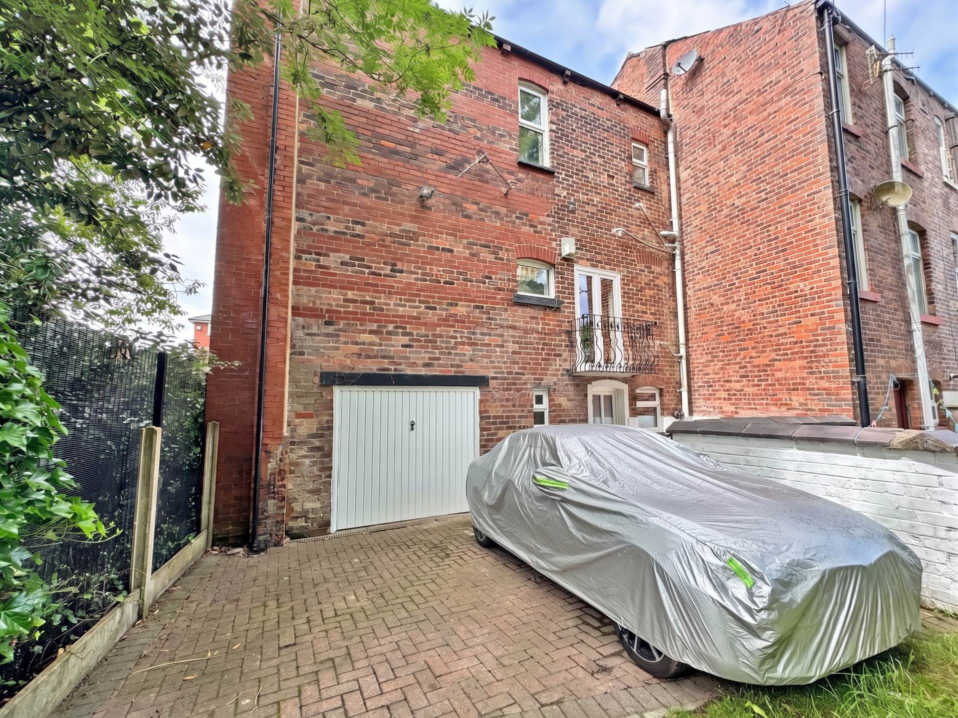 Rochdale Road, Royton, Image 16