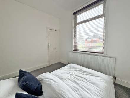 Rochdale Road, Royton, Image 10
