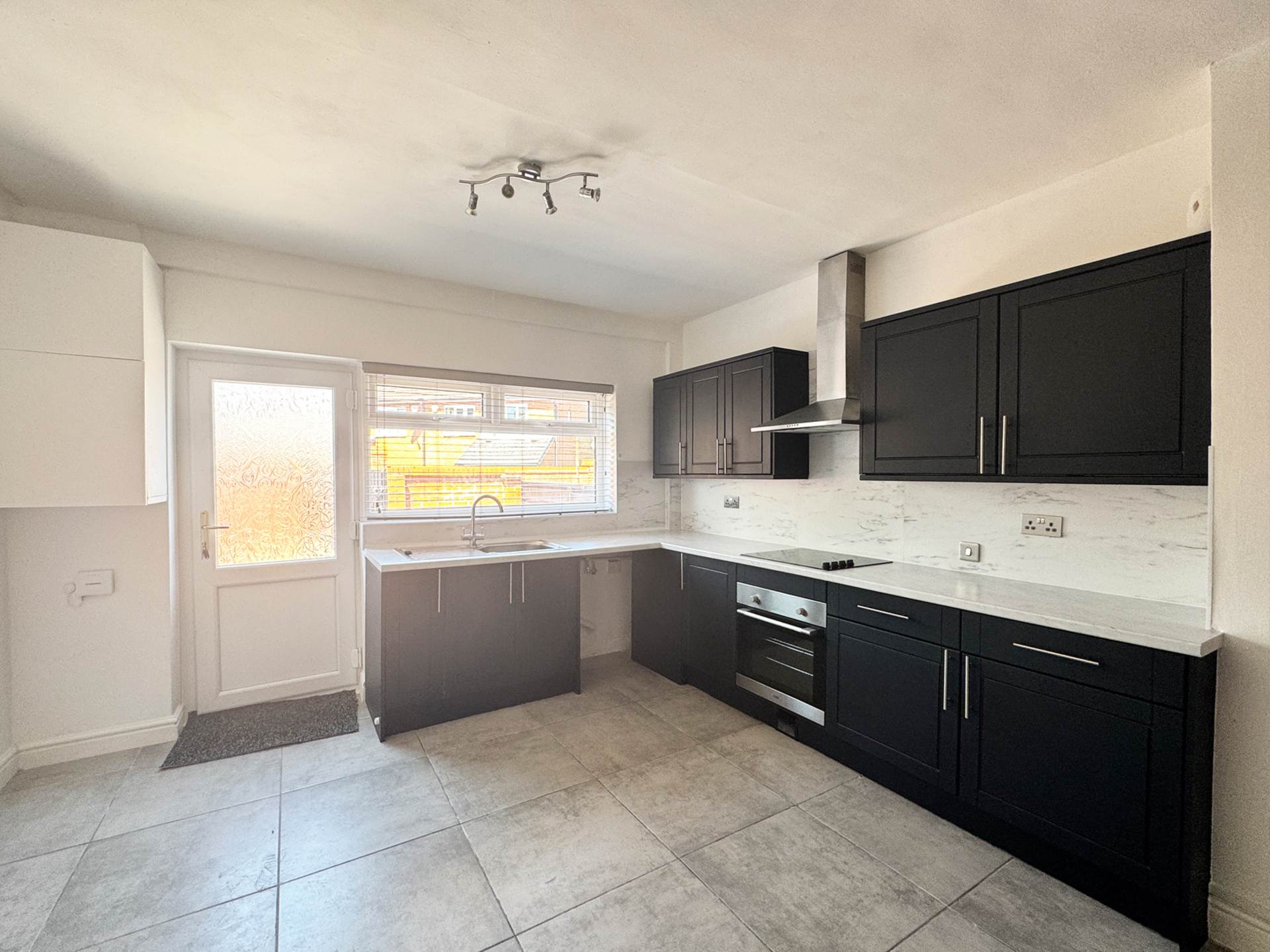 Shaw Road, Royton, Image 12