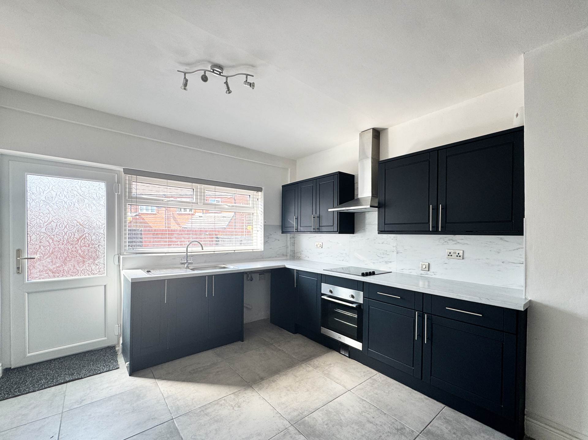 Shaw Road, Royton, Image 17