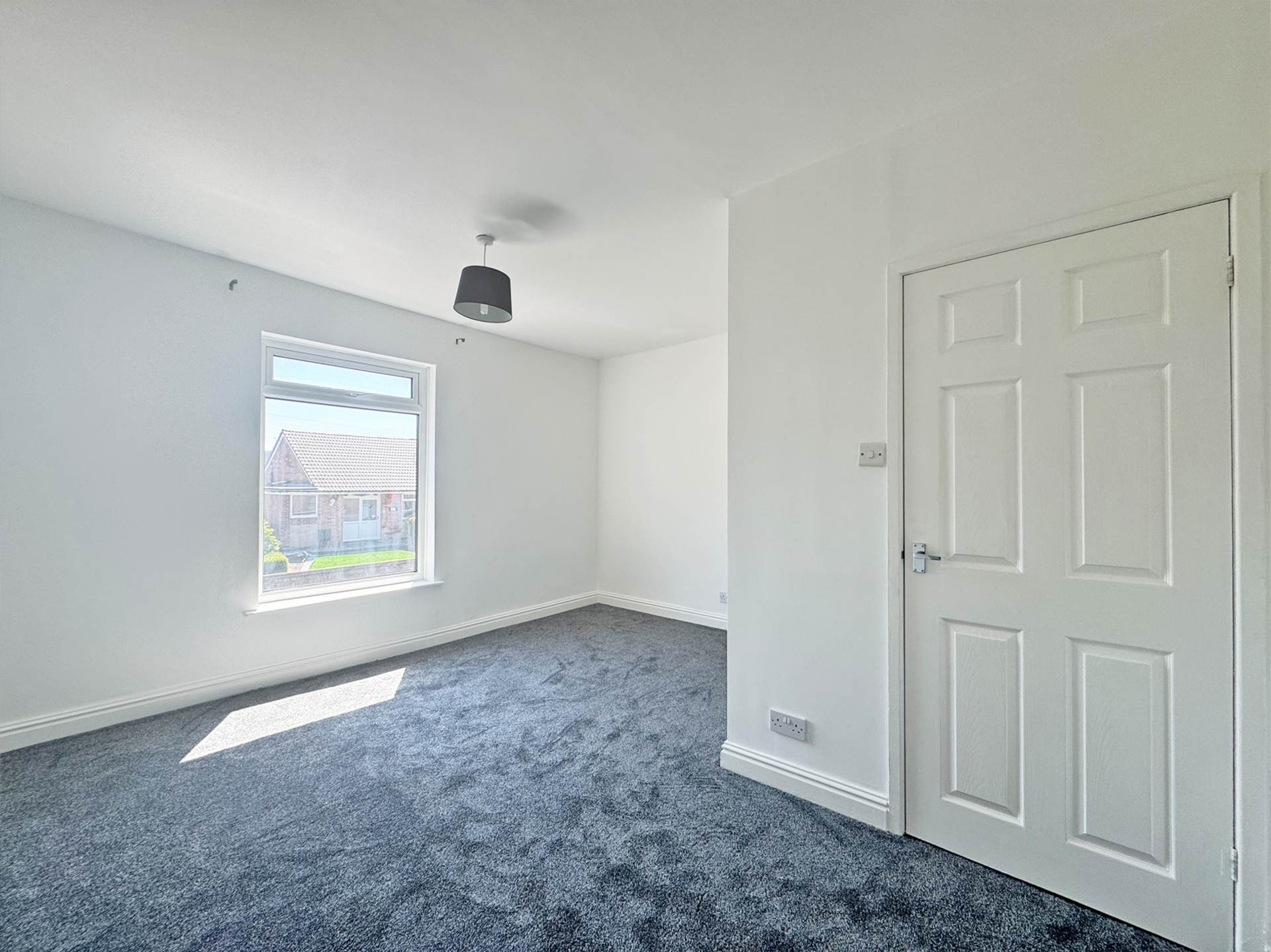 Shaw Road, Royton, Image 4