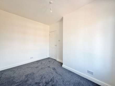 Shaw Road, Royton, Image 10