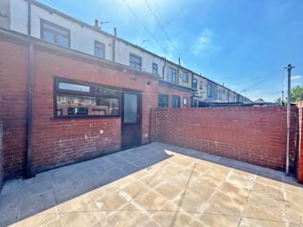 Shaw Road, Royton, Image 16