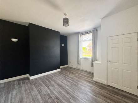 Shaw Road, Royton, Image 2