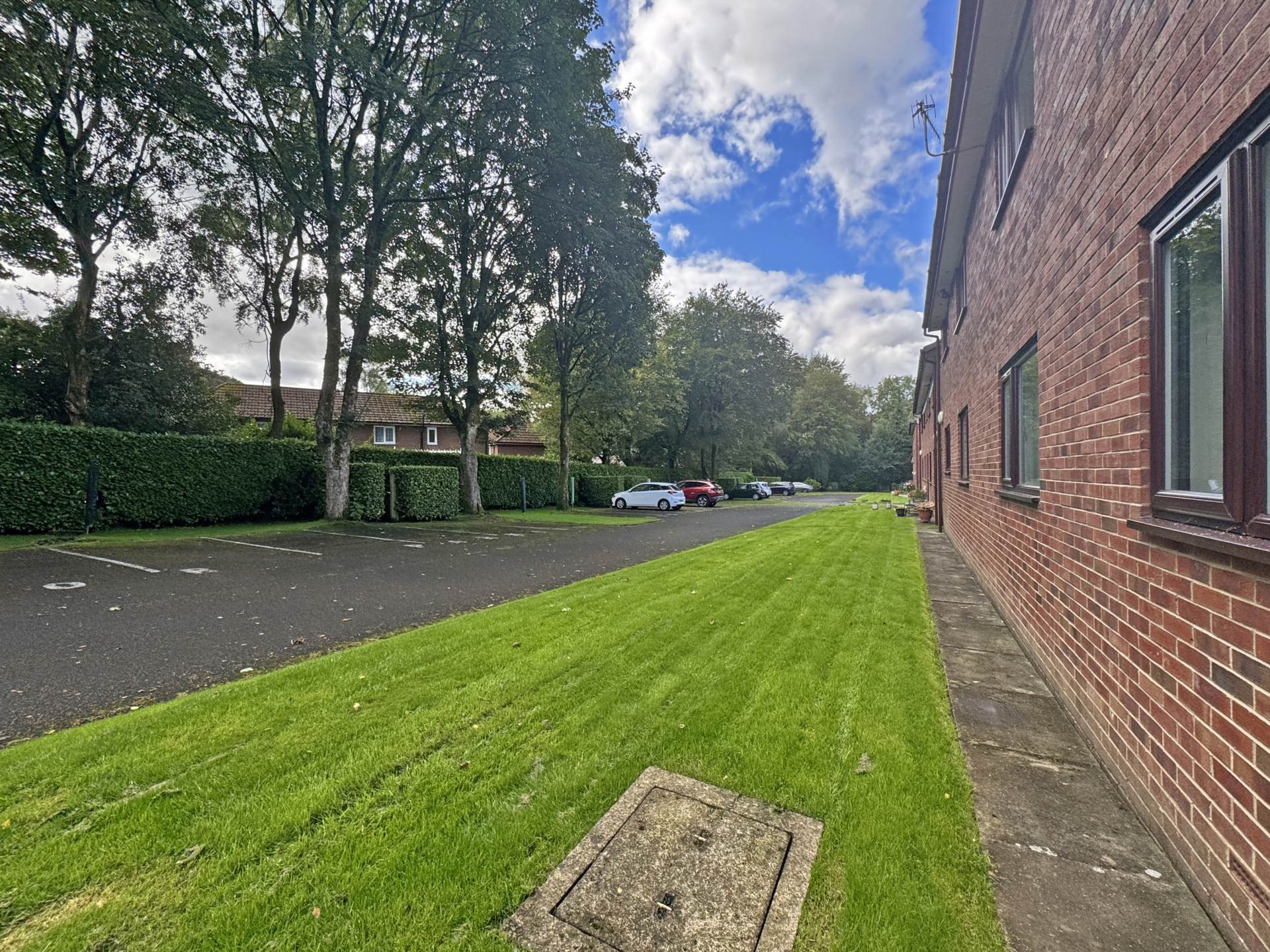 Glengarth, Uppermill, Image 11