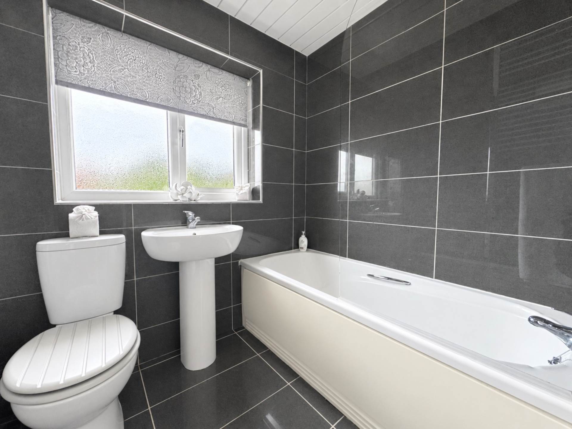 Harewood Drive, Royton, Image 7