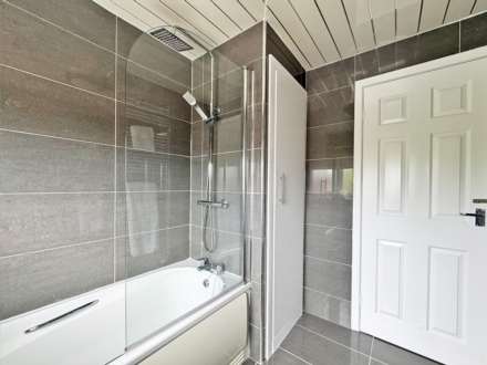 Harewood Drive, Royton, Image 11