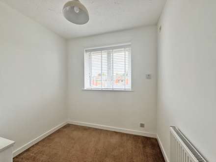 Harewood Drive, Royton, Image 12