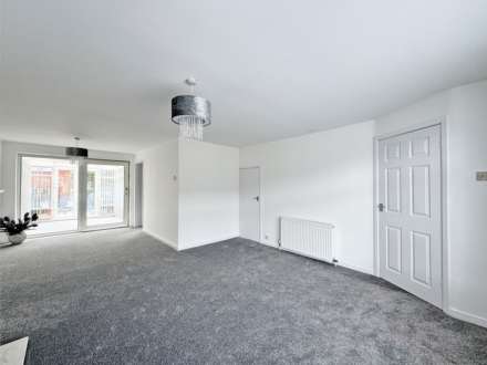 Harewood Drive, Royton, Image 3