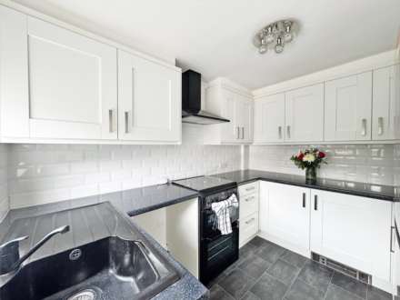 Harewood Drive, Royton, Image 6