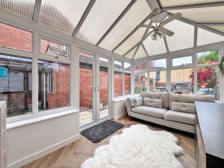 Oak Avenue, Royton, Image 3