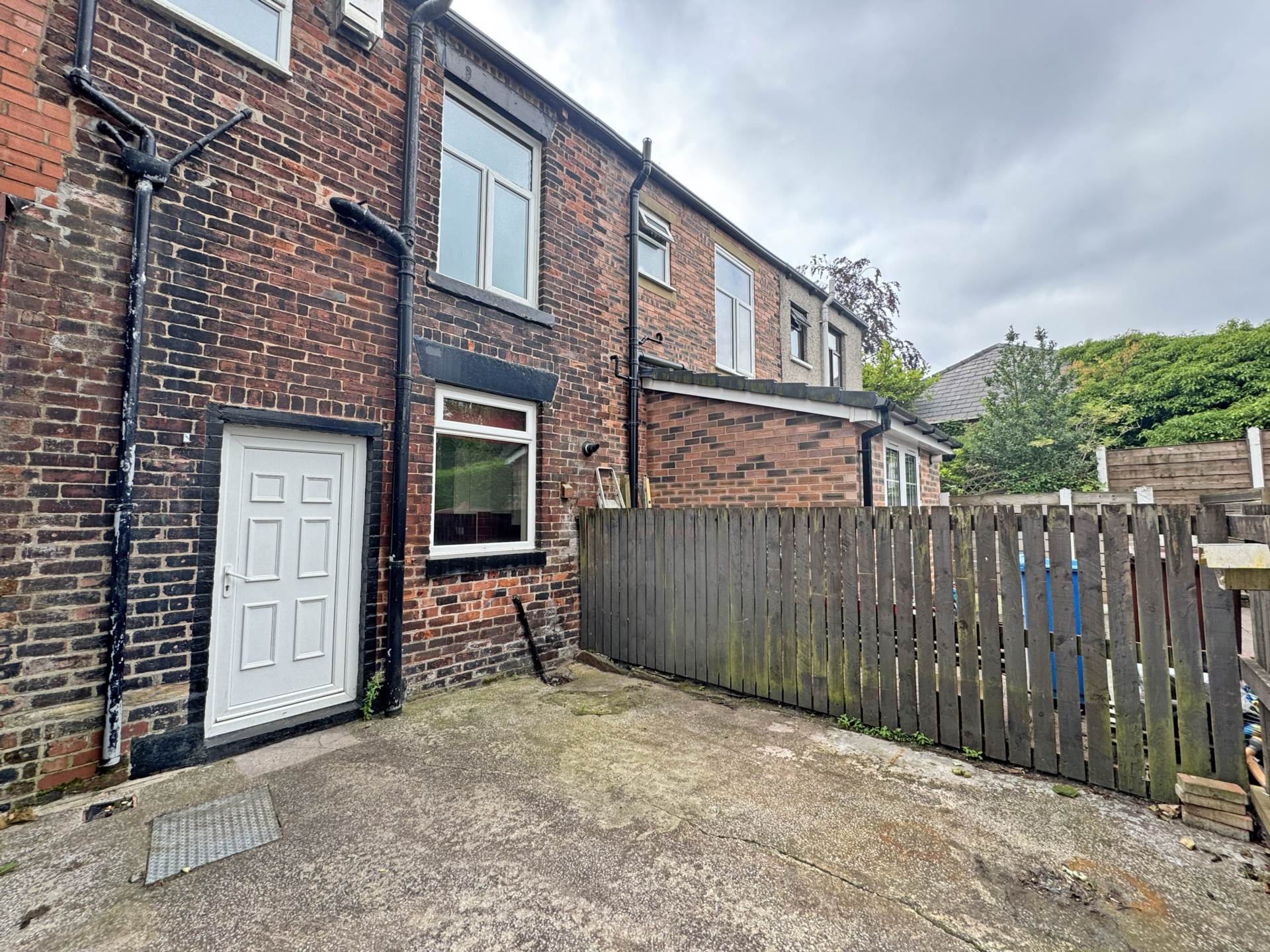 Turf Lane, Royton, Image 17
