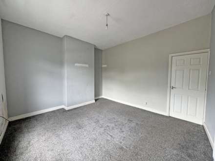 Turf Lane, Royton, Image 10