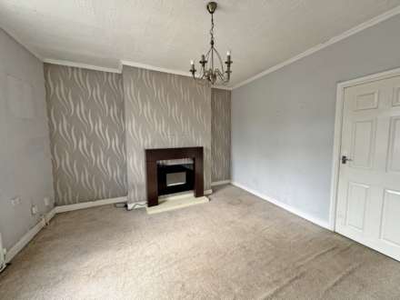 Turf Lane, Royton, Image 2