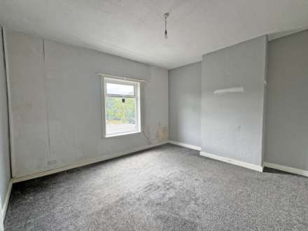 Turf Lane, Royton, Image 9