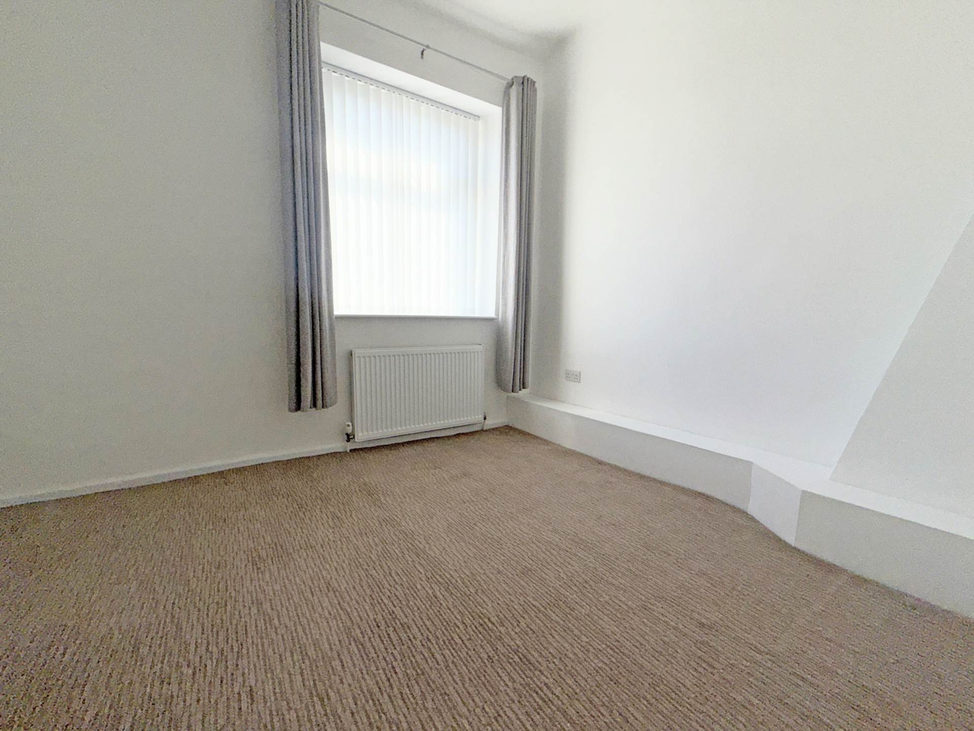 Manchester Road, Mossley, Image 9