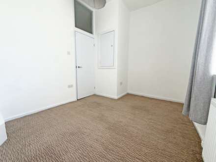 Manchester Road, Mossley, Image 10