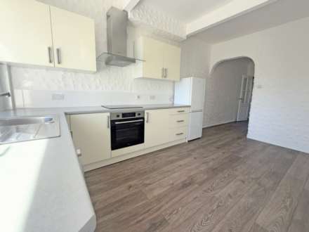 Manchester Road, Mossley, Image 4