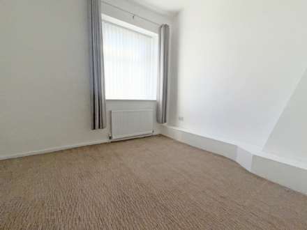 Manchester Road, Mossley, Image 9