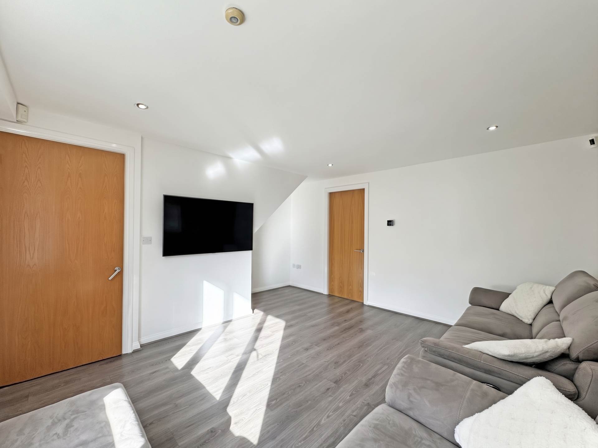 Stone Clough Mews, Oldham, Image 3