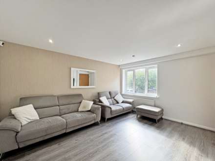 Stone Clough Mews, Oldham, Image 2