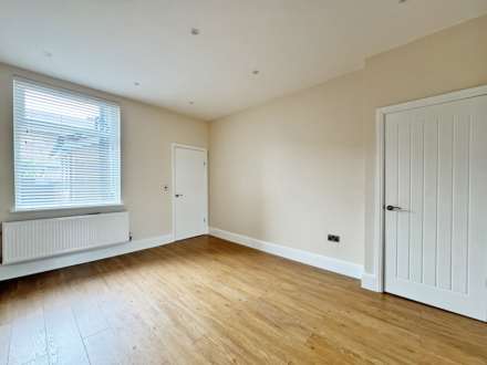 George Street, Shaw, Image 4