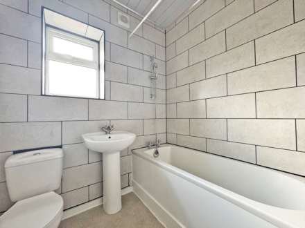 Osmond St, Oldham, Image 11