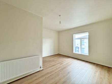 Osmond St, Oldham, Image 6